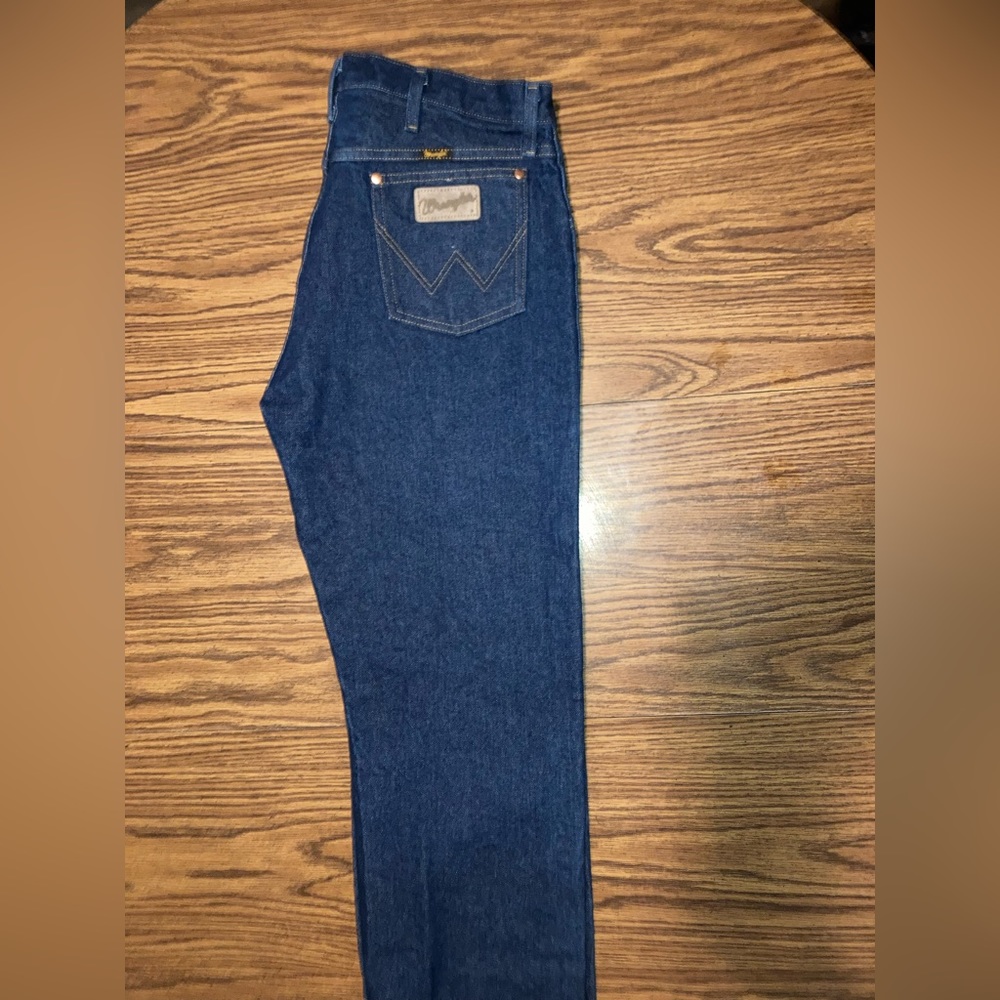 (Wrangler) blue jeans